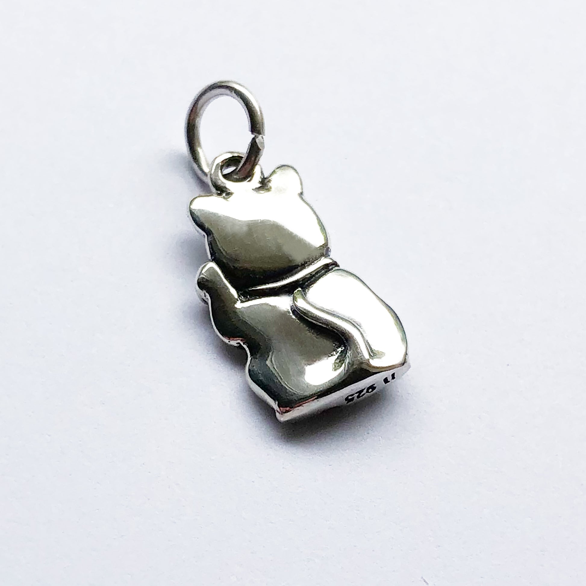 maneki-neko cat charm