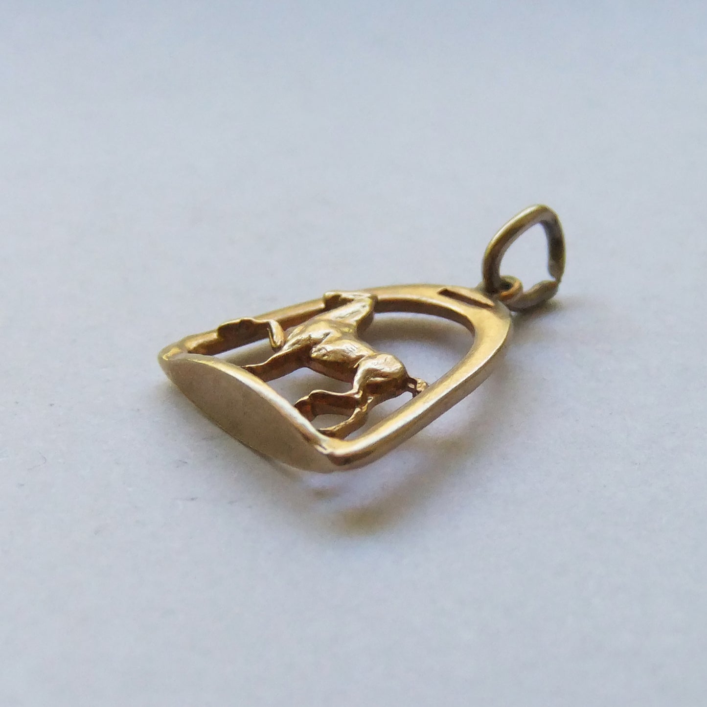 Horse and Stirrup Equestrian Charm 14ct yellow gold pendant