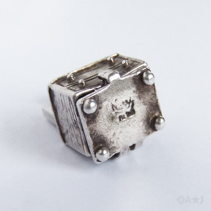 Vintage Nuvo dressing table charm pendant opens to tortoise