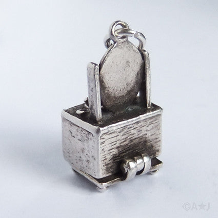 Vintage Nuvo dressing table charm pendant opens to tortoise