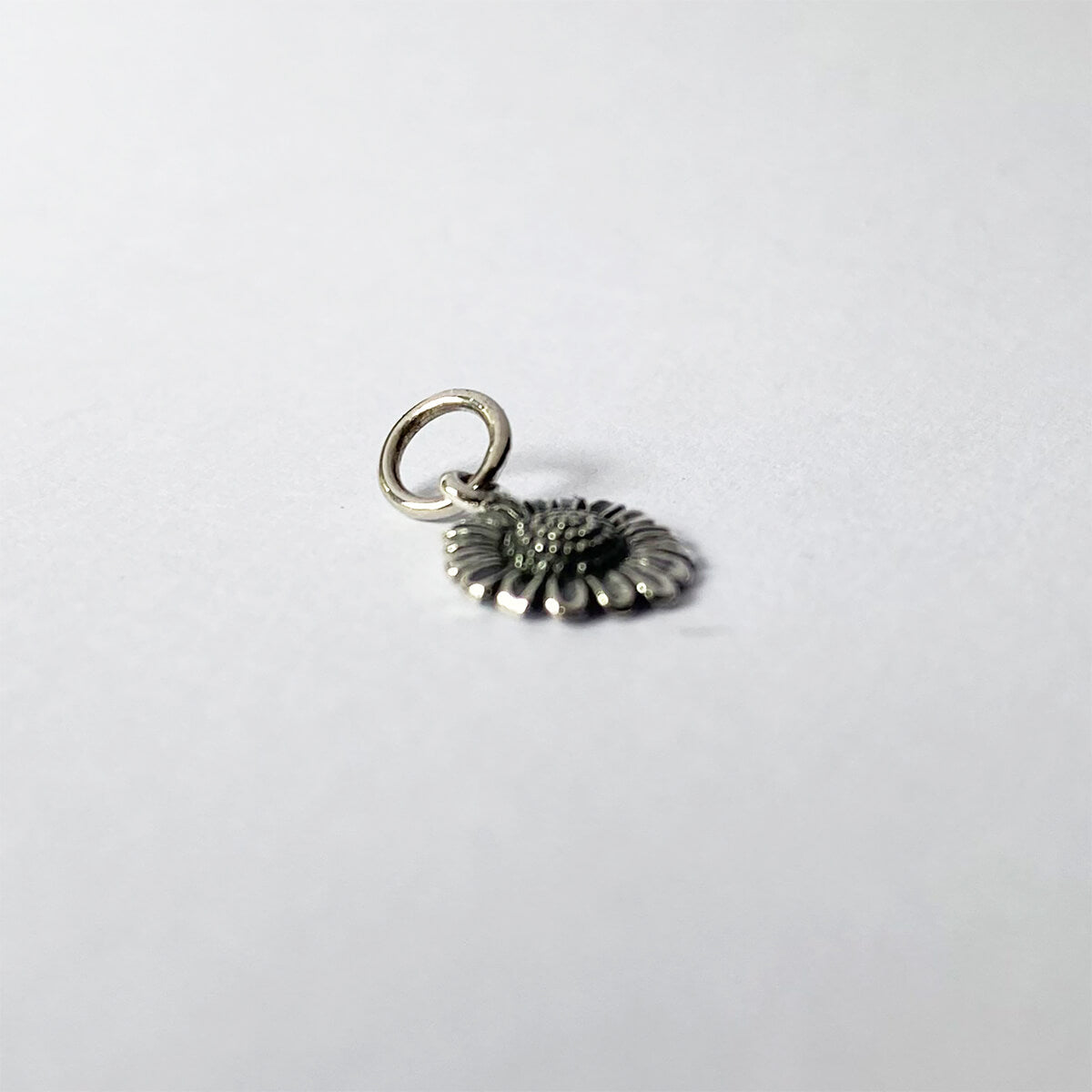 daisy charm sterling silver flower pendant
