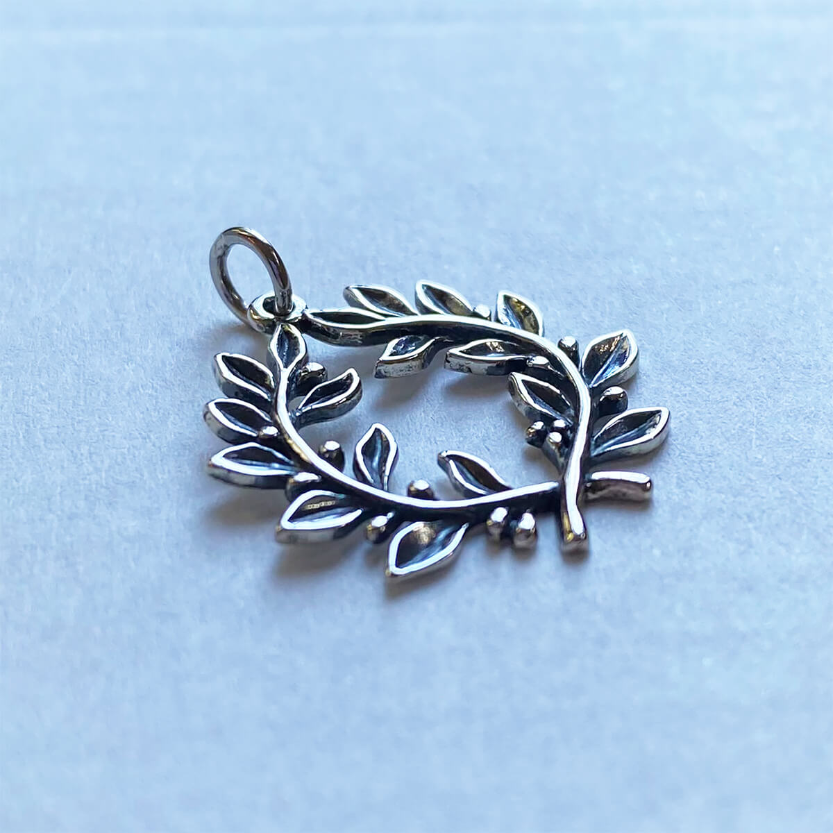 Realistic sterling silver laurel wreath pendant
