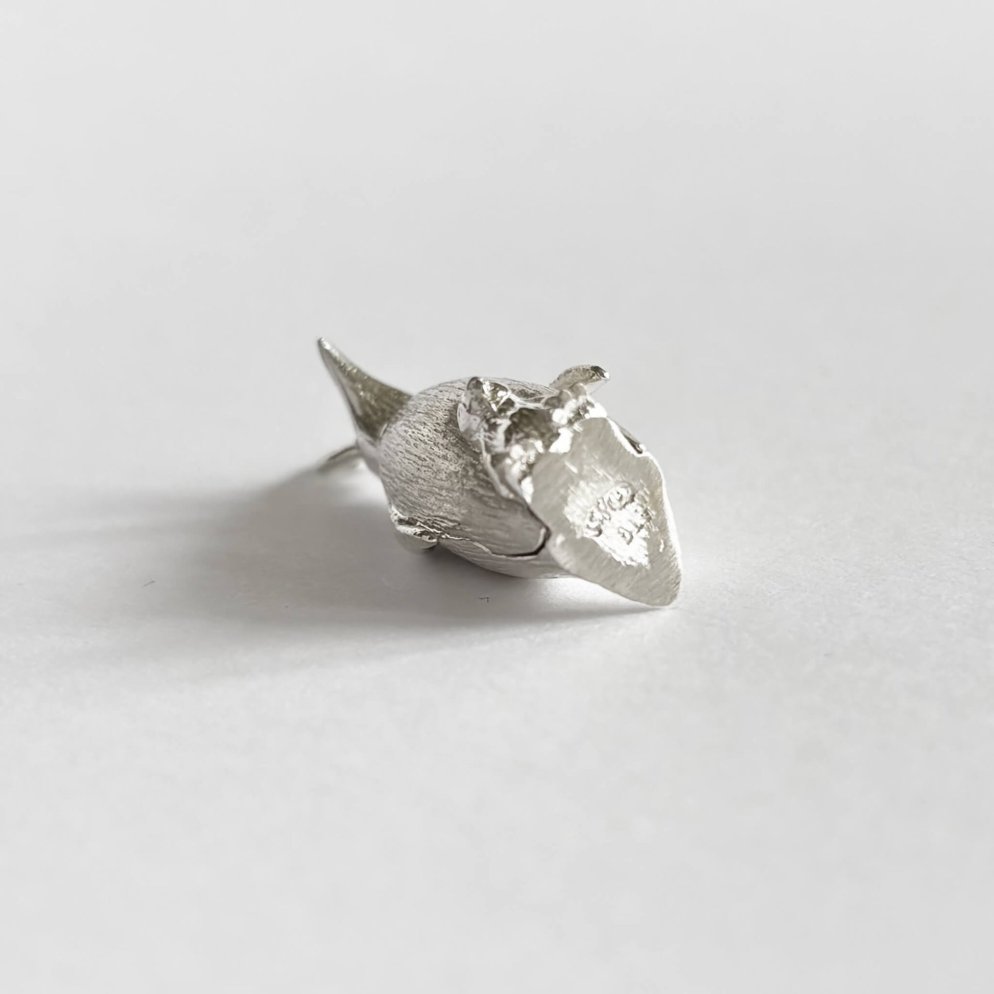Emperor penguin and chick Charm in sterling silver