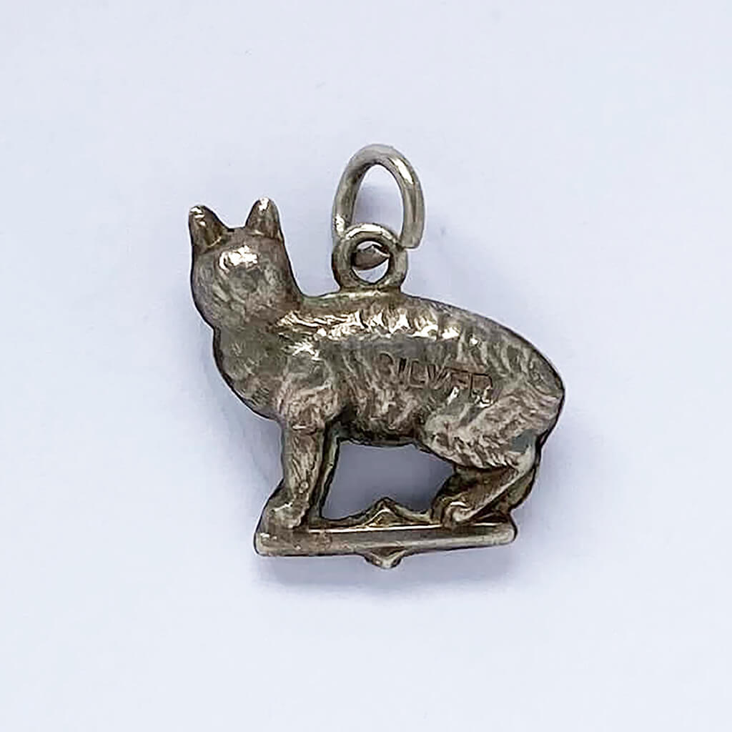 Cat charm silver vintage animal pendant English 1960s